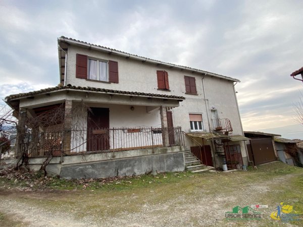 casa indipendente in vendita a Medesano