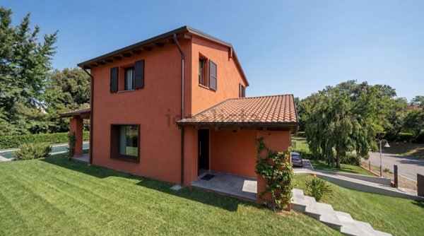 pentavano in vendita a Medesano