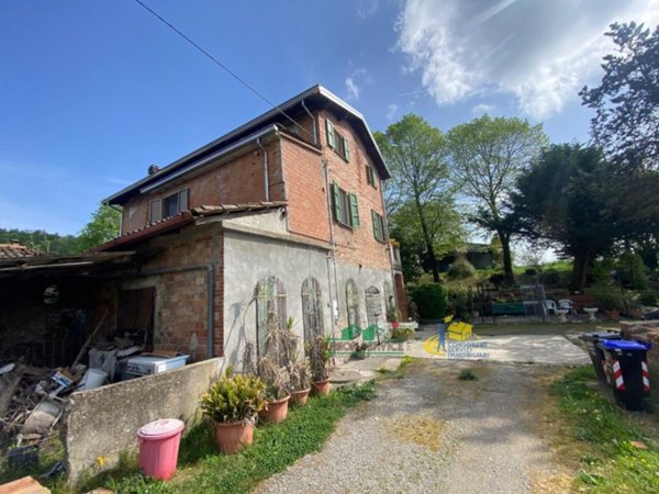 casa indipendente in vendita a Medesano