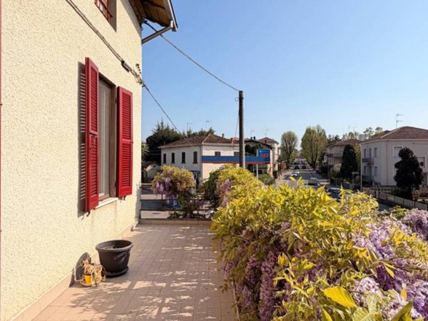 casa indipendente in vendita a Medesano