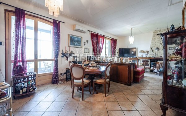 casa indipendente in vendita a Medesano in zona Ramiola