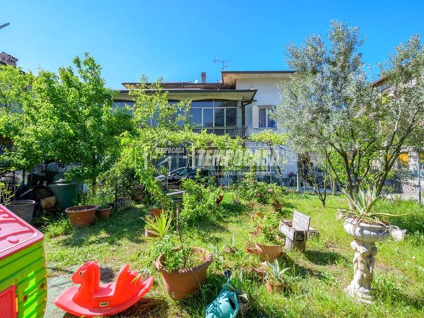 casa indipendente in vendita a Medesano in zona Ramiola