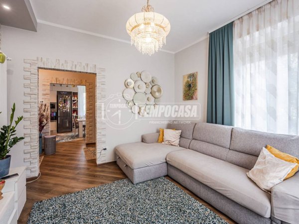 casa indipendente in vendita a Medesano in zona Felegara