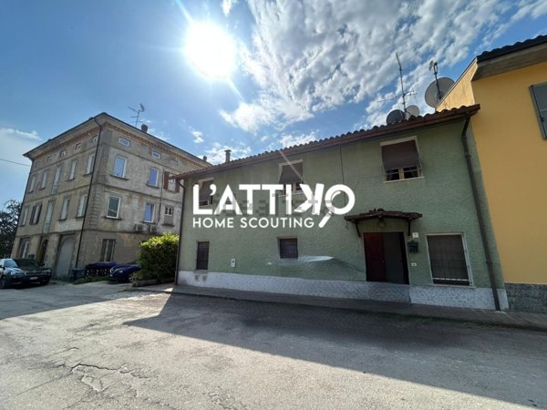 appartamento in vendita a Medesano in zona Sant'Andrea Bagni