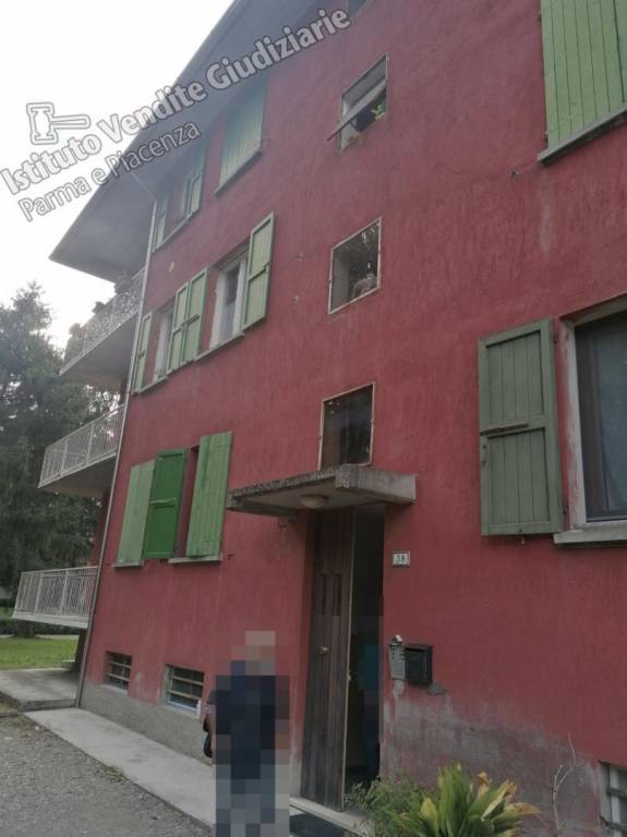 appartamento in vendita a Medesano in zona Santa Lucia