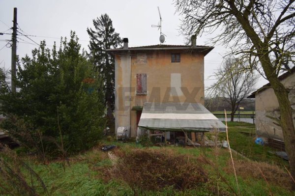 casa indipendente in vendita a Medesano