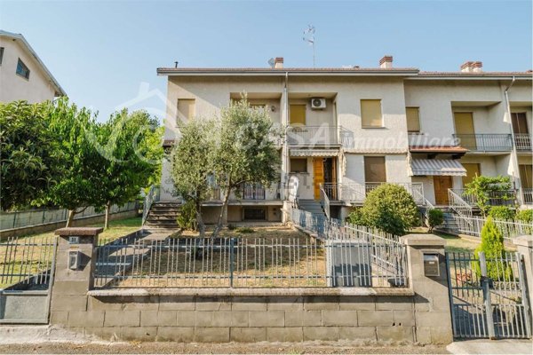 casa indipendente in vendita a Medesano