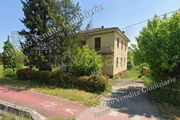 negozio in vendita a Medesano