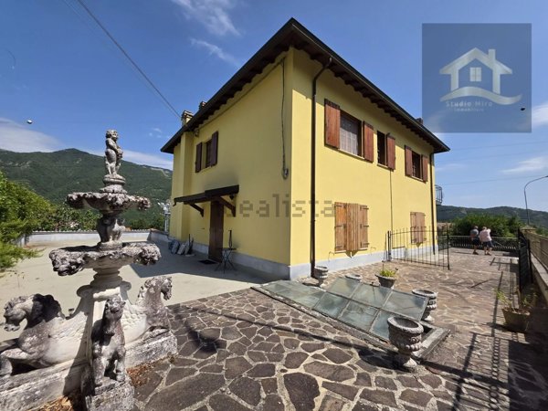 casa indipendente in vendita a Medesano