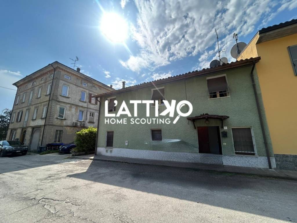 appartamento in vendita a Medesano in zona Sant'Andrea Bagni