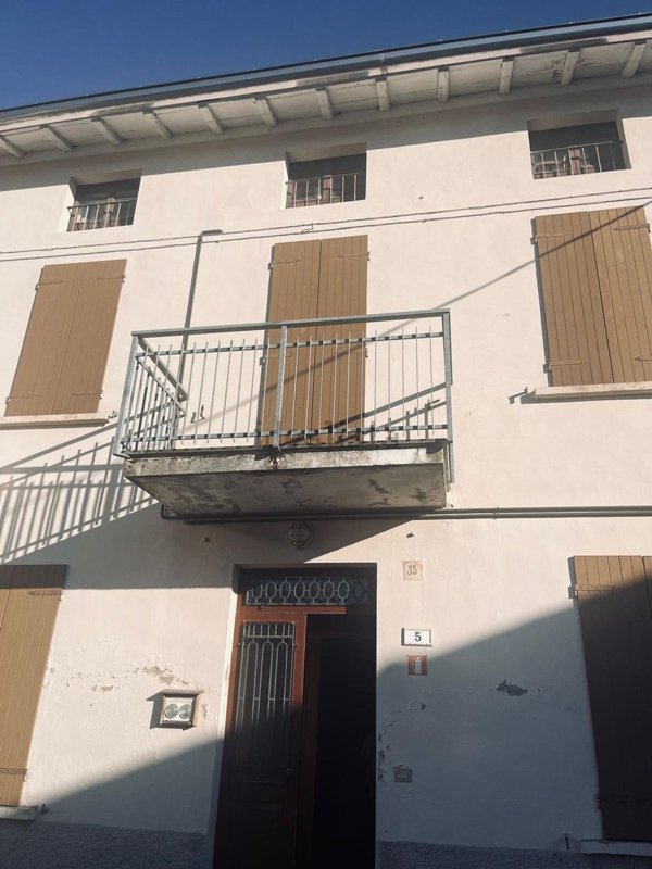 appartamento in vendita a Medesano in zona Sant'Andrea Bagni