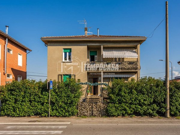 appartamento in vendita a Medesano in zona Felegara