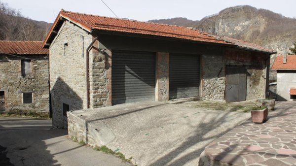 appartamento in vendita a Monchio delle Corti in zona Casarola