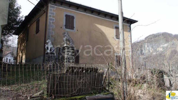 casa indipendente in vendita a Monchio delle Corti in zona Casarola