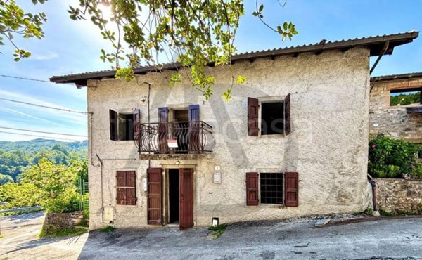 casa indipendente in vendita a Monchio delle Corti in zona Riana