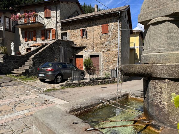 casa indipendente in vendita a Monchio delle Corti in zona Trefiumi