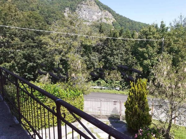 casa indipendente in vendita a Monchio delle Corti in zona Riana