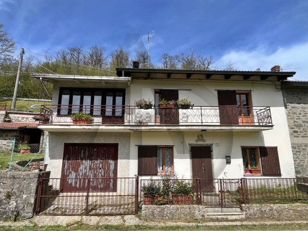 casa indipendente in vendita a Monchio delle Corti