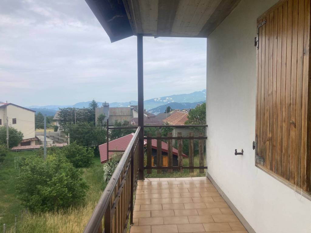 appartamento in vendita a Monchio delle Corti in zona Rigoso