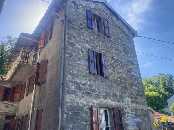 casa indipendente in vendita a Monchio delle Corti in zona Rimagna