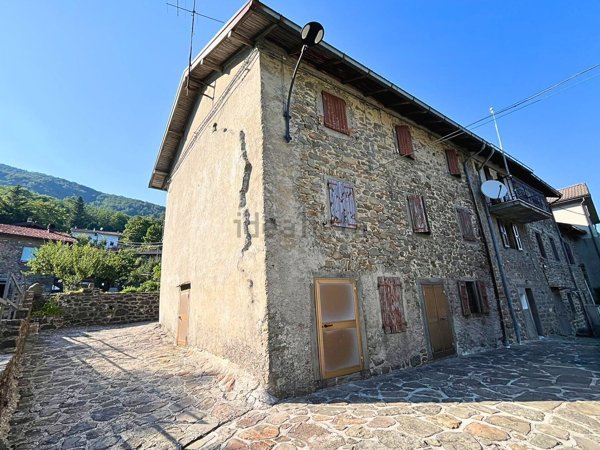 casa indipendente in vendita a Monchio delle Corti