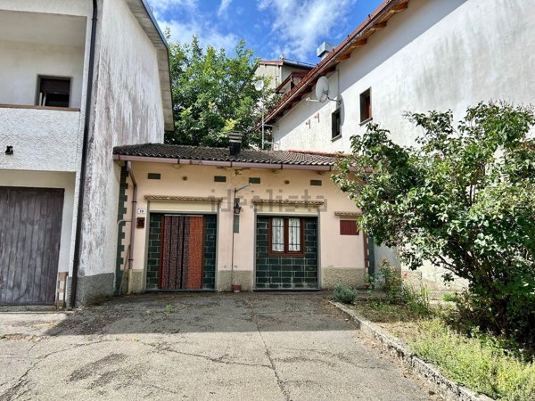 appartamento in vendita a Monchio delle Corti in zona Rigoso