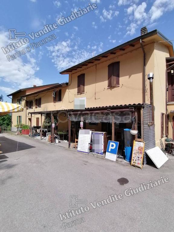 trivano in vendita a Monchio delle Corti