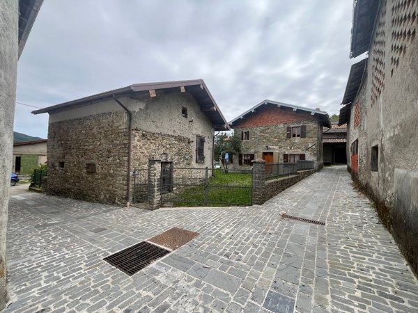 appartamento in vendita a Monchio delle Corti in zona Casarola