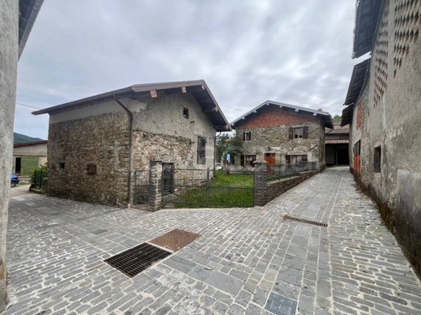 appartamento in vendita a Monchio delle Corti in zona Casarola