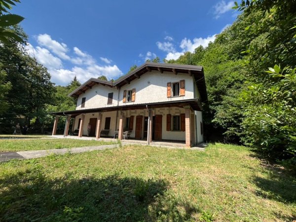 casa indipendente in vendita a Monchio delle Corti in zona Trefiumi