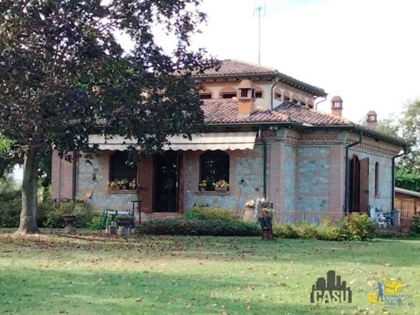 casa indipendente in vendita a Montechiarugolo in zona Basilicanova