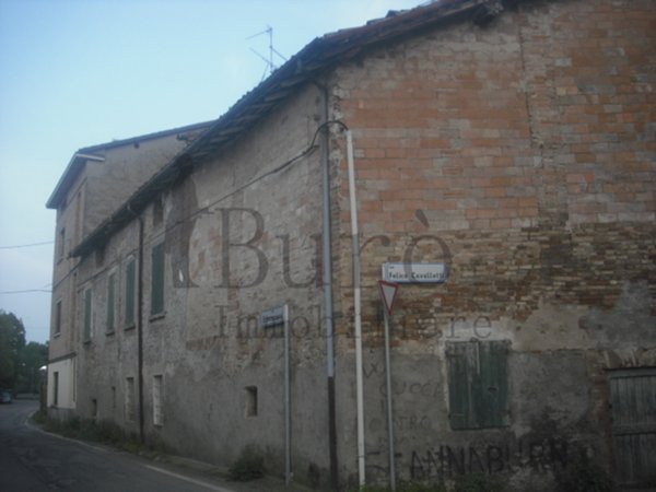 casa indipendente in vendita a Montechiarugolo in zona Basilicagoiano