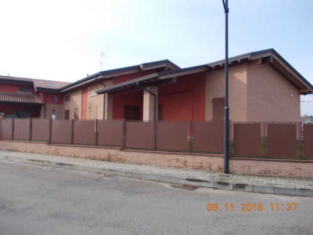 casa indipendente in vendita a Montechiarugolo in zona Piazza