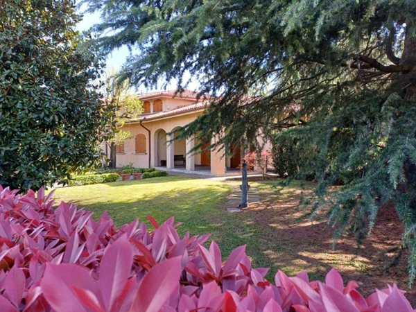 casa indipendente in vendita a Montechiarugolo in zona La Fratta