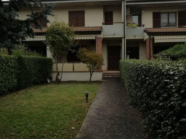 casa indipendente in vendita a Montechiarugolo in zona Monticelli Terme