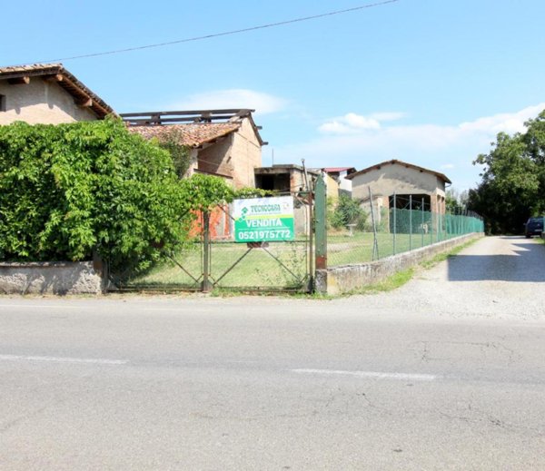 casa indipendente in vendita a Montechiarugolo in zona Tortiano