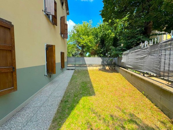 appartamento in vendita a Montechiarugolo in zona Piazza