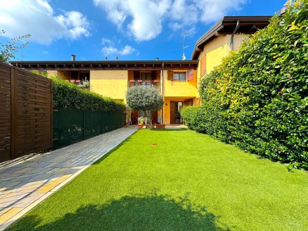 casa indipendente in vendita a Montechiarugolo in zona Monticelli Terme