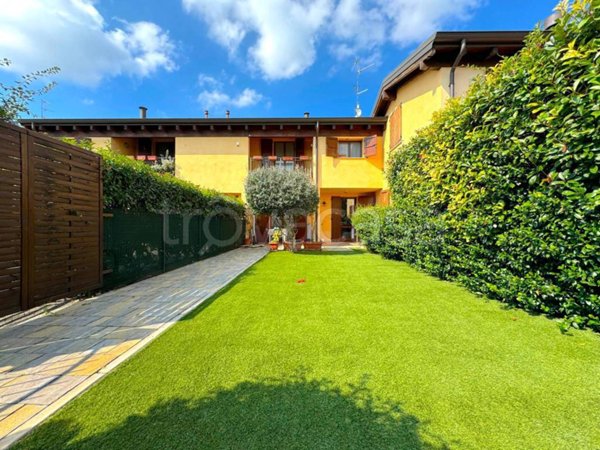 casa indipendente in vendita a Montechiarugolo in zona Monticelli Terme