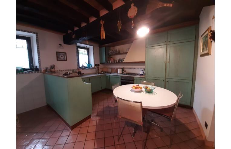 casa indipendente in vendita a Montechiarugolo in zona Basilicagoiano