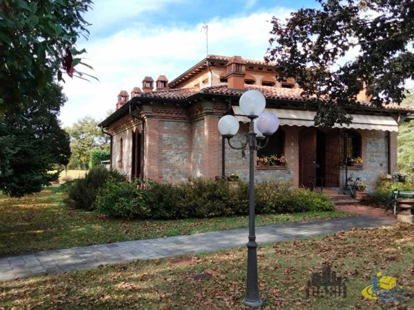 casa indipendente in vendita a Montechiarugolo in zona Basilicanova