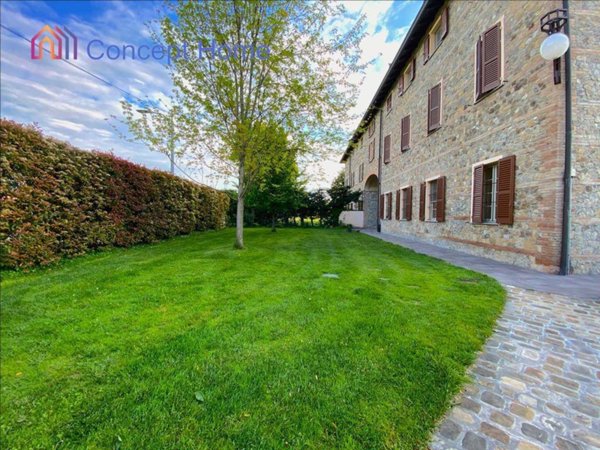 appartamento in vendita a Montechiarugolo in zona Monticelli Terme