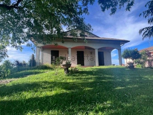 casa indipendente in vendita a Montechiarugolo