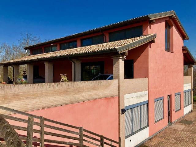 casa indipendente in vendita a Montechiarugolo