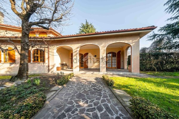 casa indipendente in vendita a Montechiarugolo