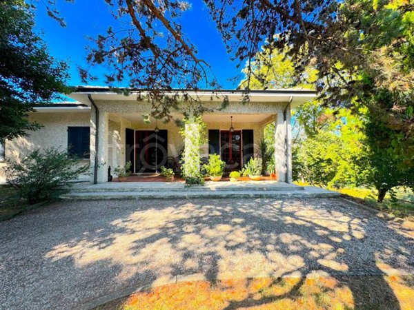 casa indipendente in vendita a Montechiarugolo in zona Monticelli Terme