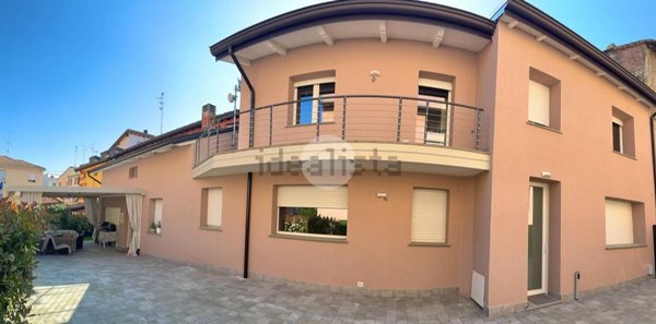 casa indipendente in vendita a Montechiarugolo in zona Monticelli Terme