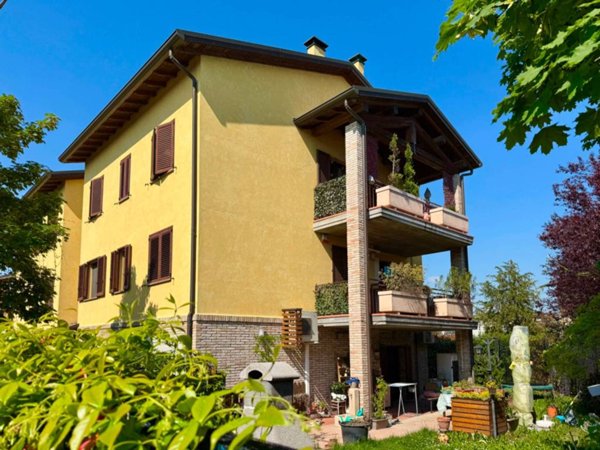 appartamento in vendita a Montechiarugolo in zona Monticelli Terme