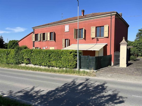 appartamento in vendita a Montechiarugolo in zona Basilicanova