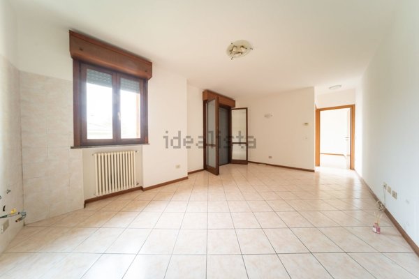 appartamento in vendita a Montechiarugolo in zona Basilicanova